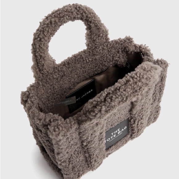 MARC JACOBS
Mini Traveler Faux-Fur Tote Crossbody Bag - Picture 4 of 13